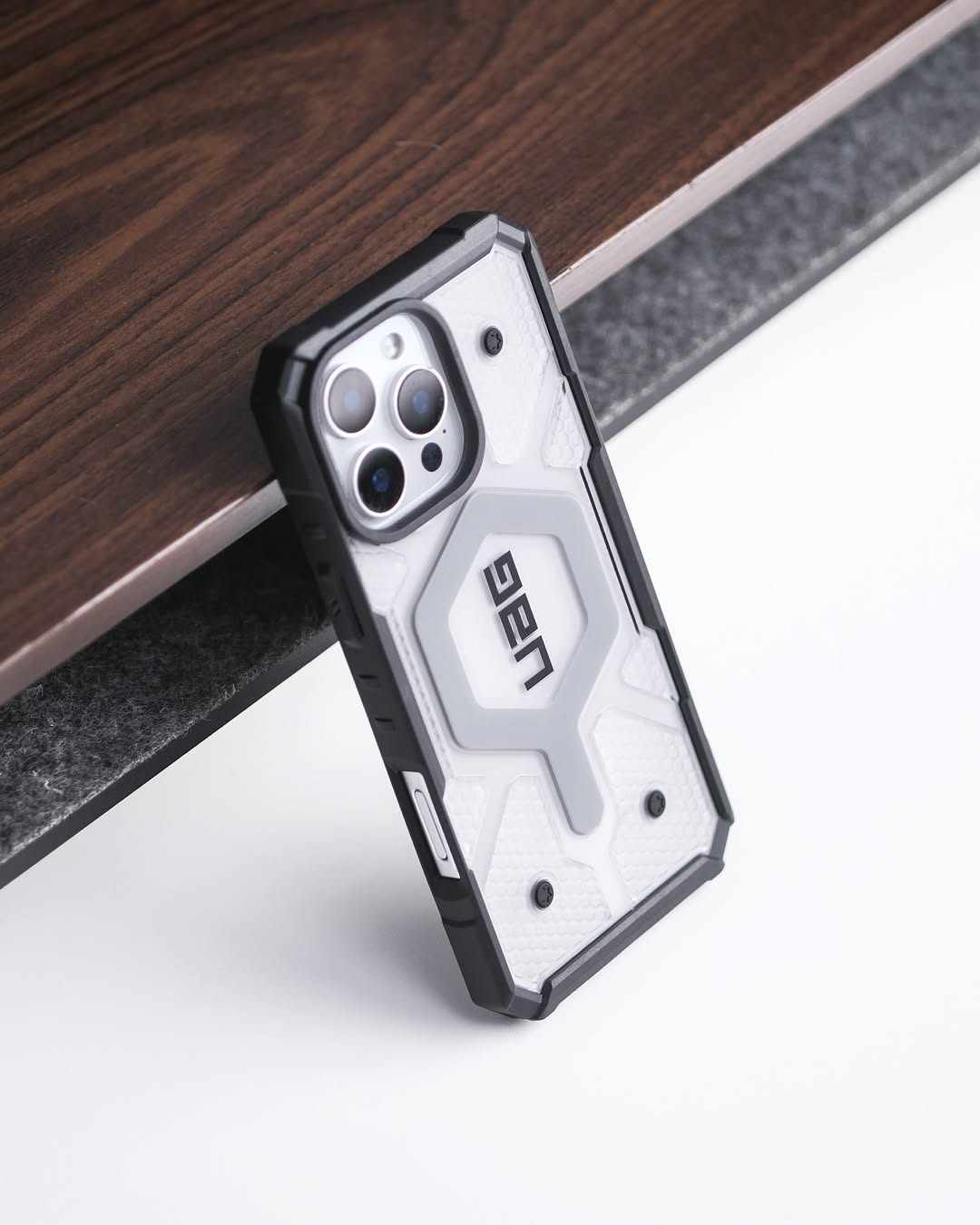 UAG Pathfinder MagSafe Case for iPhone – Rugged & Drop-Tested