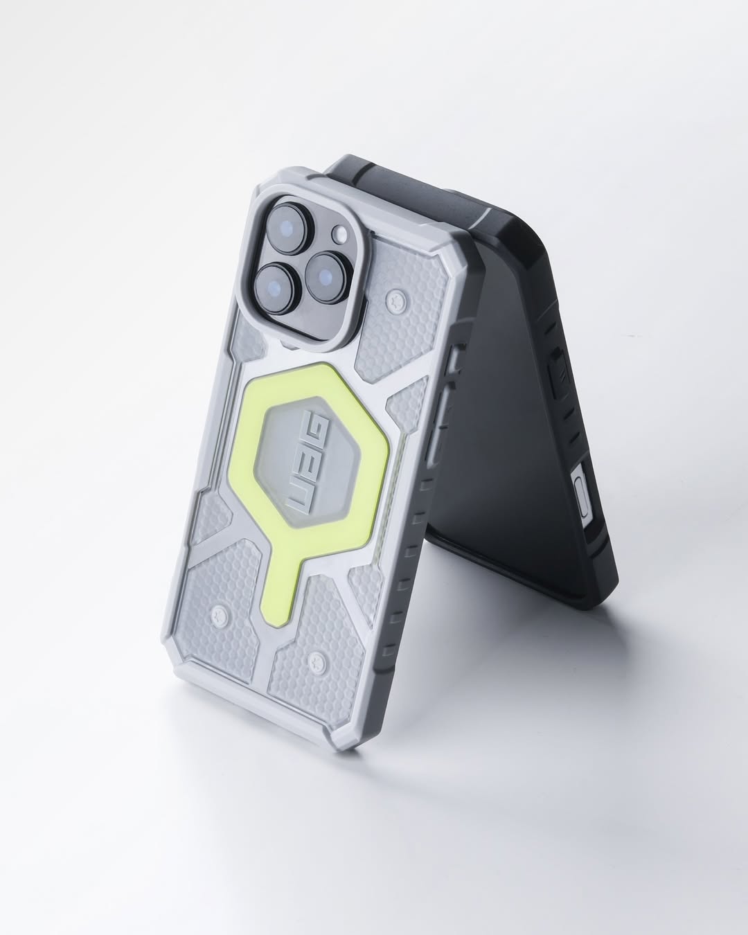 UAG Pathfinder MagSafe Case for iPhone – Rugged & Drop-Tested