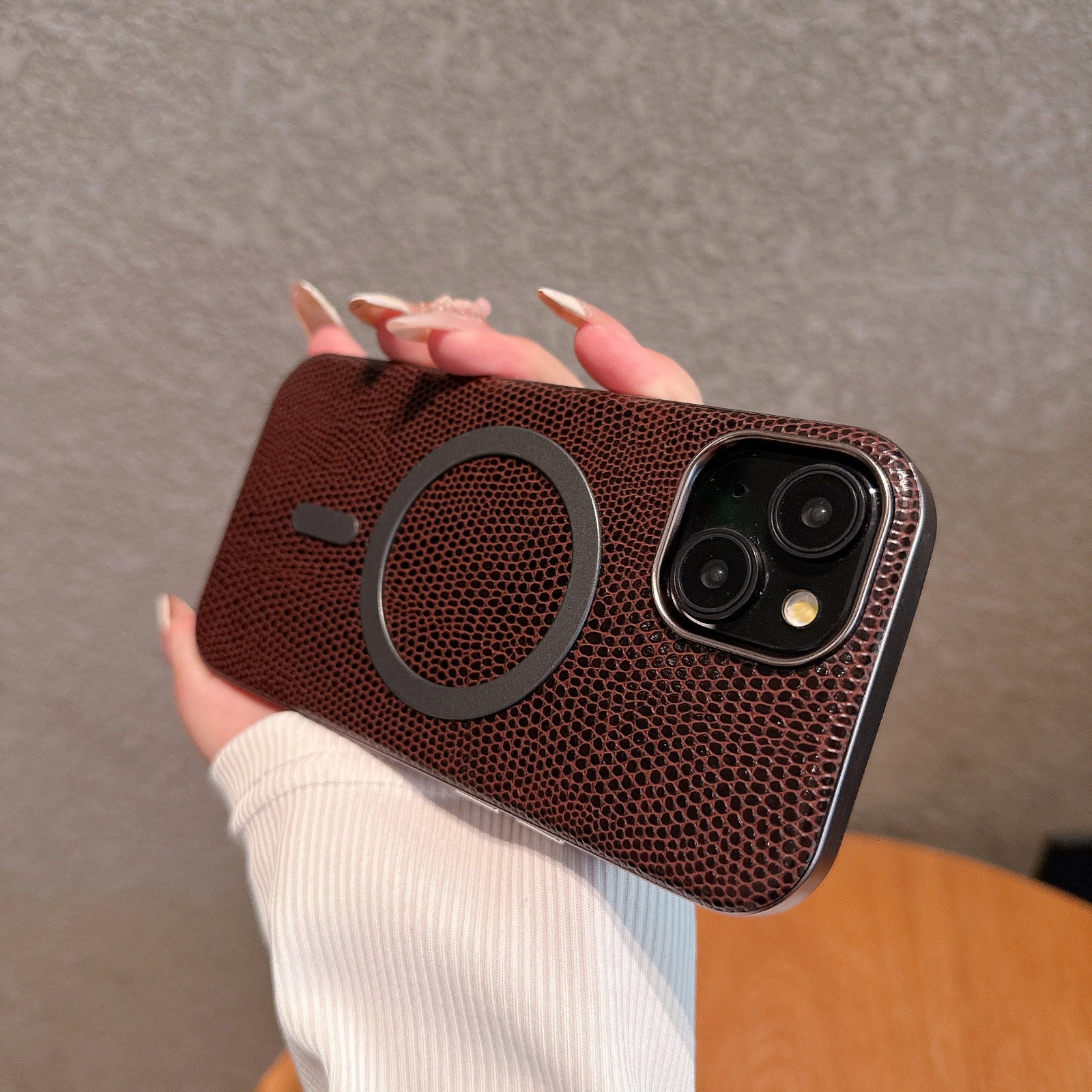 Luxury Crocodile Print Genuine PC Magnet Phone Case for iPhone Series Shockproof Back Protection